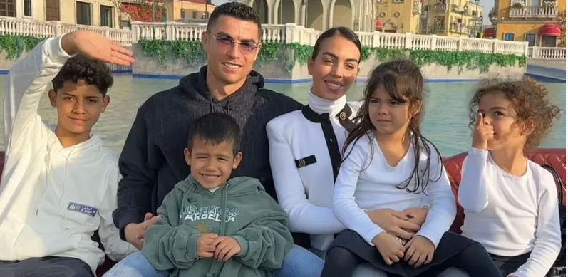 طاهٍ براتب مغرٍ.. "طبق فريد" يصعّب مهمة رونالدو