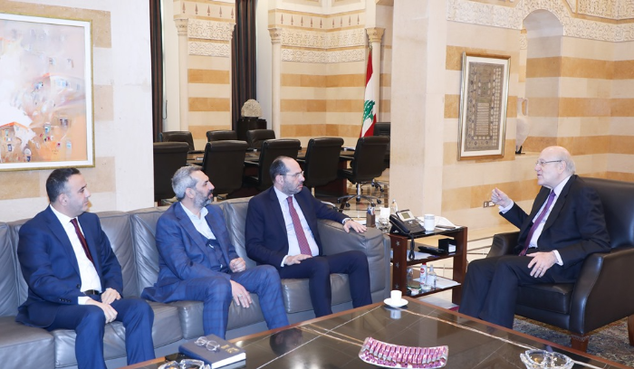 ميقاتي عرض مع زواره شؤوناً تربويّة
مراد: لعقد جلسة تختص بموضوع التربية