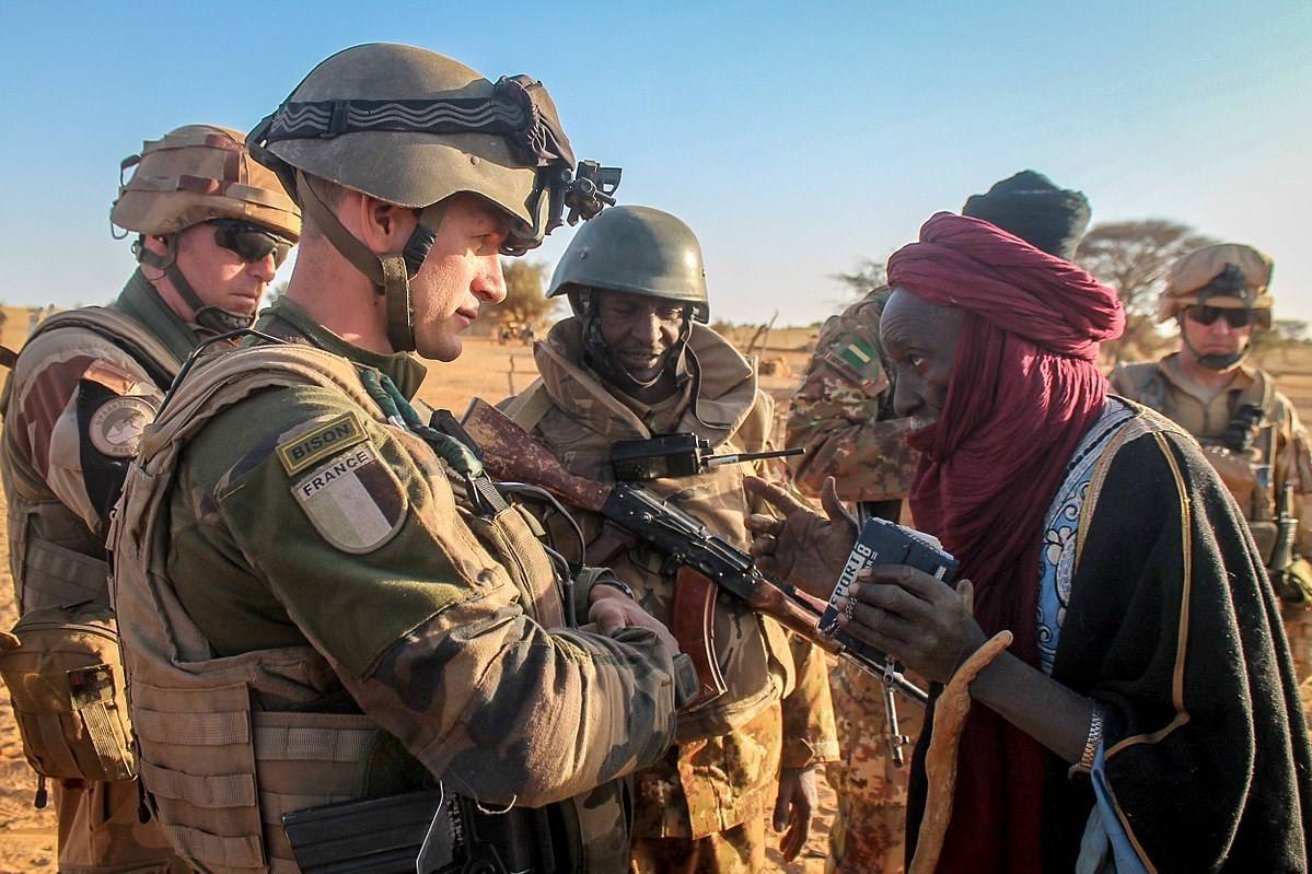 فرنسا: سنسحب قواتنا من بوركينا فاسو في غضون 