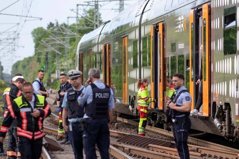 ألمانيا: مقتل شخصين في هجوم بسكين استهدف ركاب قطار