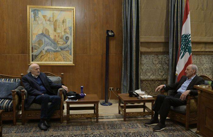 لقاء "الأستيذ" و"البيك"... "يا فرحة ما تمّت"