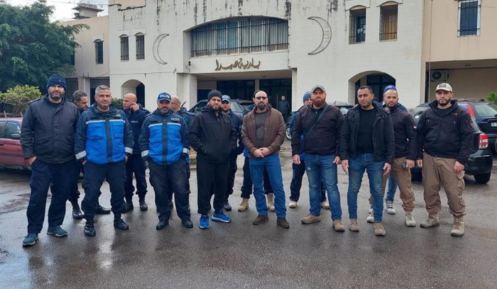وقفة إحتجاجيّة لعناصر شرطة بلدية صيدا
للمطالبة بتحسين رواتبهم
