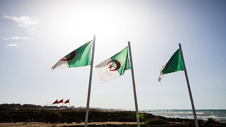 الجزائر تفتح الحدود مع المغرب لأغراض إنسانية