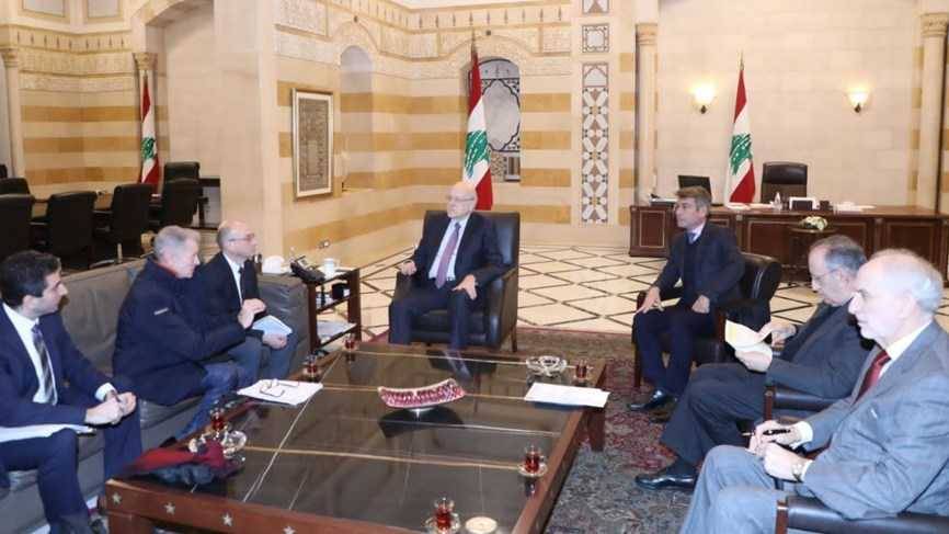 ميقاتي التقي وفد كهرباء فرنسا وبحث مع سلام التسعير بالدولار
فياض :لا تغذية اضافية بالتيار حتي منتصف الشهر الجاري