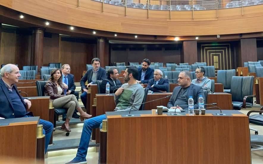لماذا تحول اعتصام نواب التغيير الى " دوران في حلقة مغلقة" تحت قبة البرلمان؟