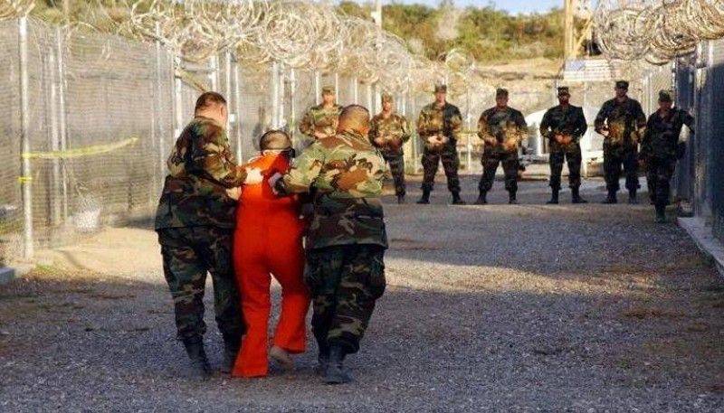 نقل معتقل باكستاني من غوانتنامو
