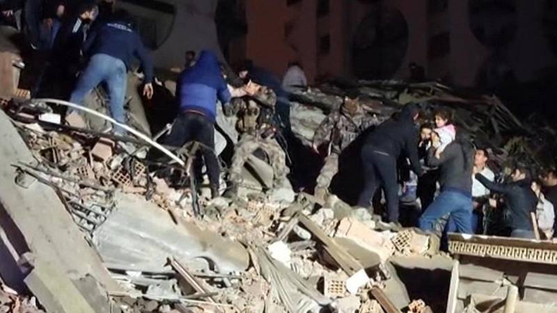 روسيا تعلن تجهيز 10 مفارز طبية في مطار حميميم لمساعدة ضحايا الزلزال في سوريا