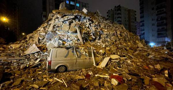إرتفاع عدد قتلى الزلزال في سوريا إلى أكثر من ألف شخص