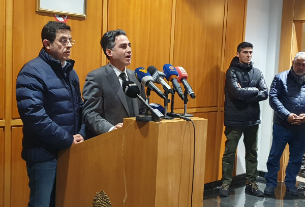 حمية استقبل وزير الصحة السوري في المطار:
نقف بجانب الشعب السوري وحكومته في أي أمر