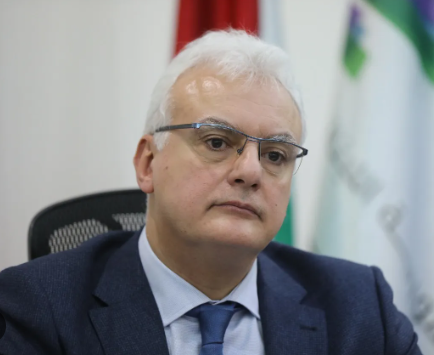 القرم خلال إفتتاح "تاتش" مركز خدمة الزبائن الذكي: التأكيد أن إرادة العمل والتقدم والنجاح لا تزال موجودة