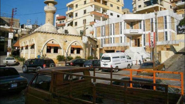 سقوط حائط جراء الأمطار  الغزيرة في هذه المنطقة