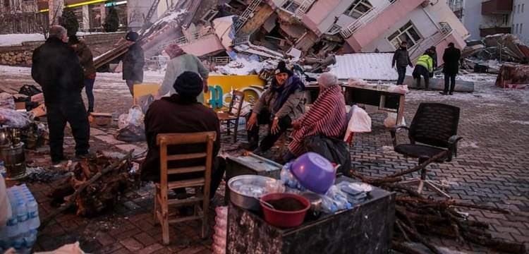 الصحة العالمية: بعض الناجين من الزلزال  يواجه الآن صراعاً للبقاء على قيد الحياة