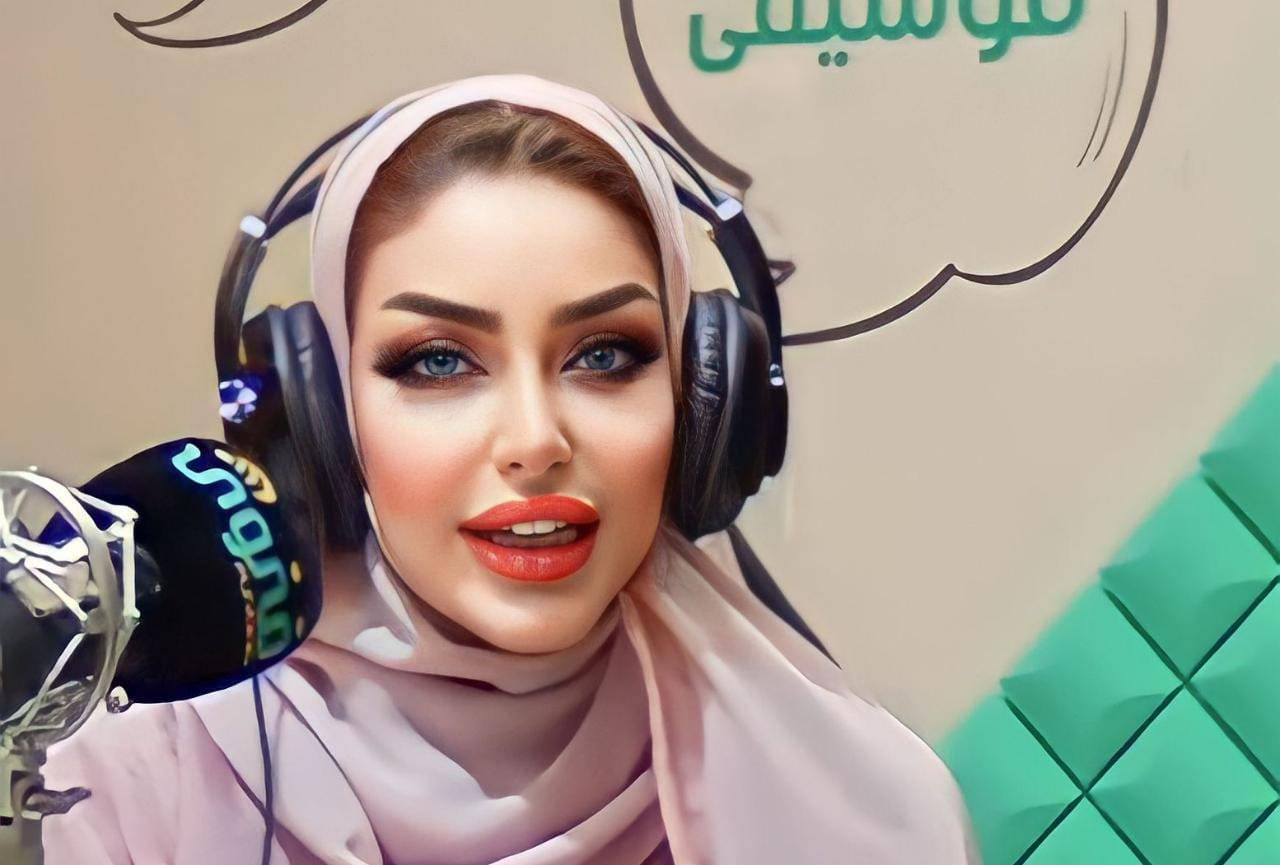 الإعلامية سارة أمبوسعيدية تتصدر قائمة الاعلاميات الشباب في 2022