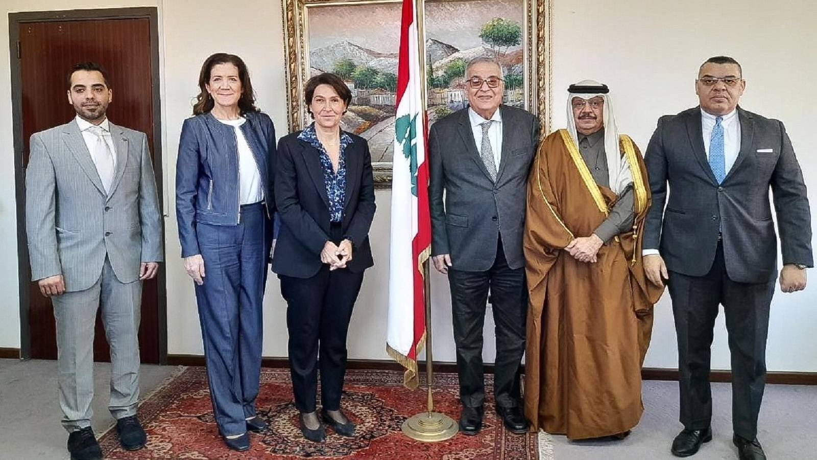 الإجتماع الخماسي يكرر رسالة فرنسا السابقة.. "ساعدوا أنفسكم لنساعدكم"