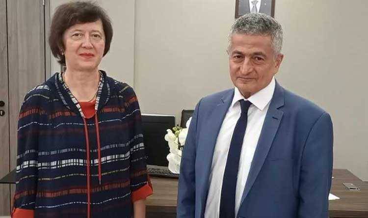 الخليل عرض مع فرونتسكا
المفاوضات مع صندوق النقد