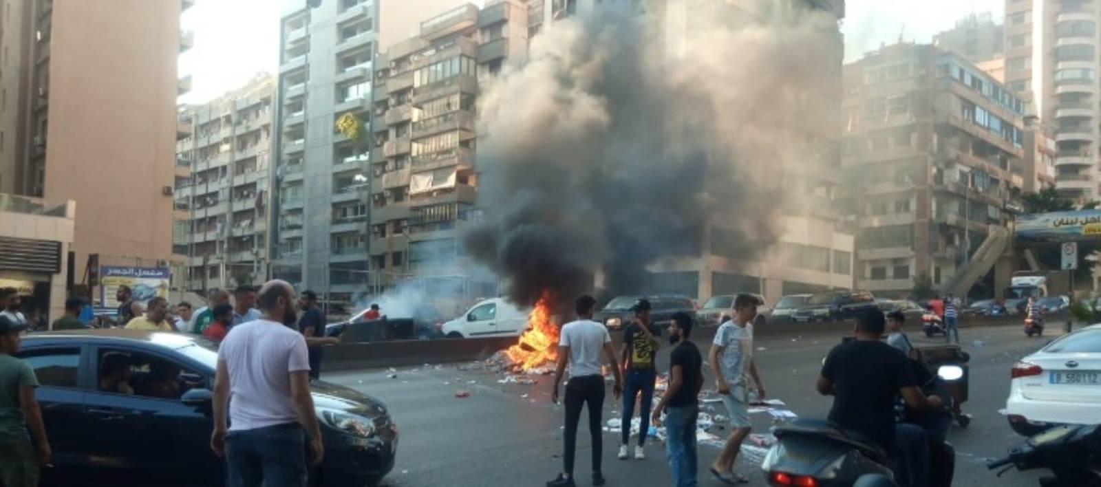 لبنان الى الفوضى على وقع الجوع وانهيار الليرة... فهل تحصل الانتفاضة الشاملة؟