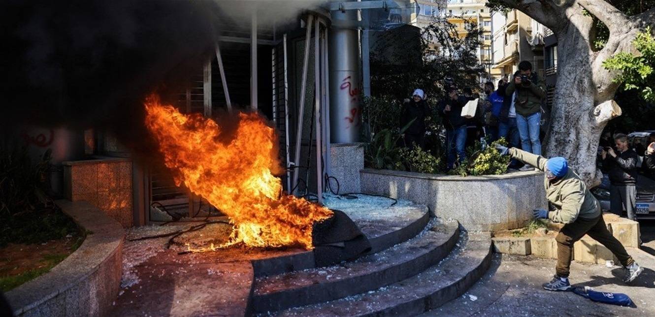 "حملة تحرير الودائع".. المودعون مستمرون بتحركاتهم في الأيام المقبلة