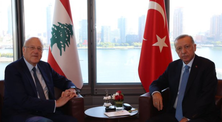 أردوغان بحث وميقاتي تداعيات الزلزال
وشكر للبنان المؤازرة في أعمال الإغاثة