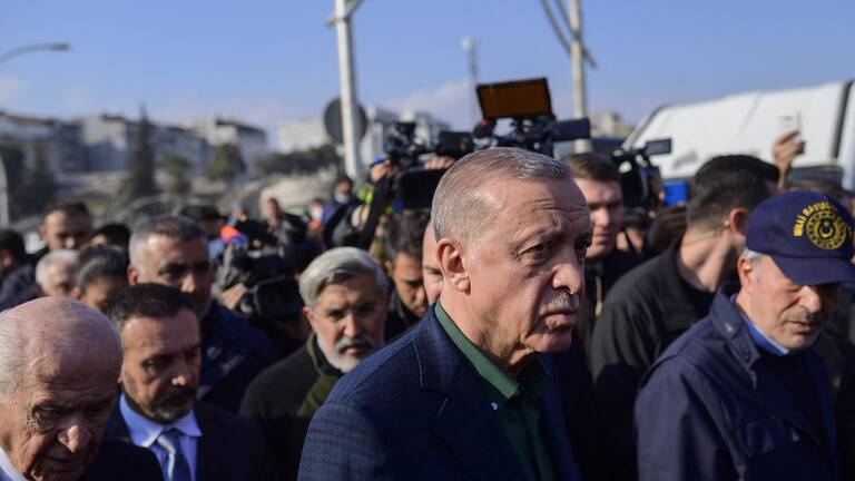 أردوغان: 865 ألف مواطن تركي باتوا يعيشون في خيام بسبب الزلزال