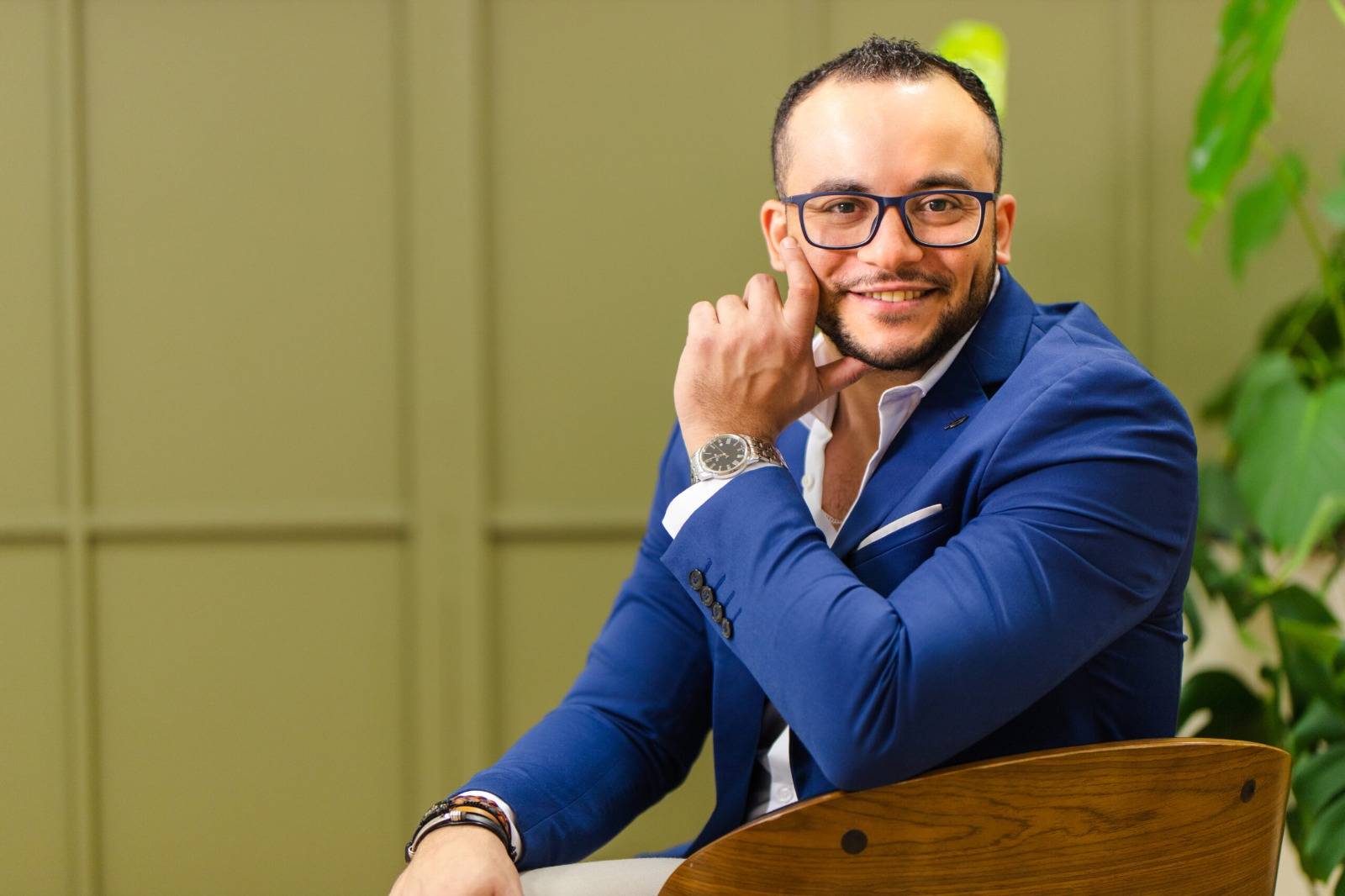 رائد أعمال محمد غيث.. فى مجال التكنولوجيا الذكاء الاصطناعى 30 ثانية فقط كافية لانشاء موقع الكتروني مجاني