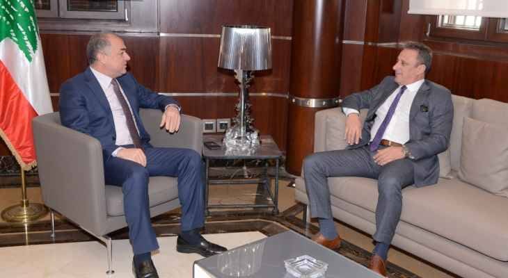 بو صعب يُوضح لسفير قبرص
التأخير بشأن توقيع اتفاق الترسيم