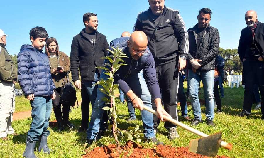 وزير البيئة يطلق حملة "المليون شجرة"

التزاماً بمساهمة لبنان حول تغيّر المناخ