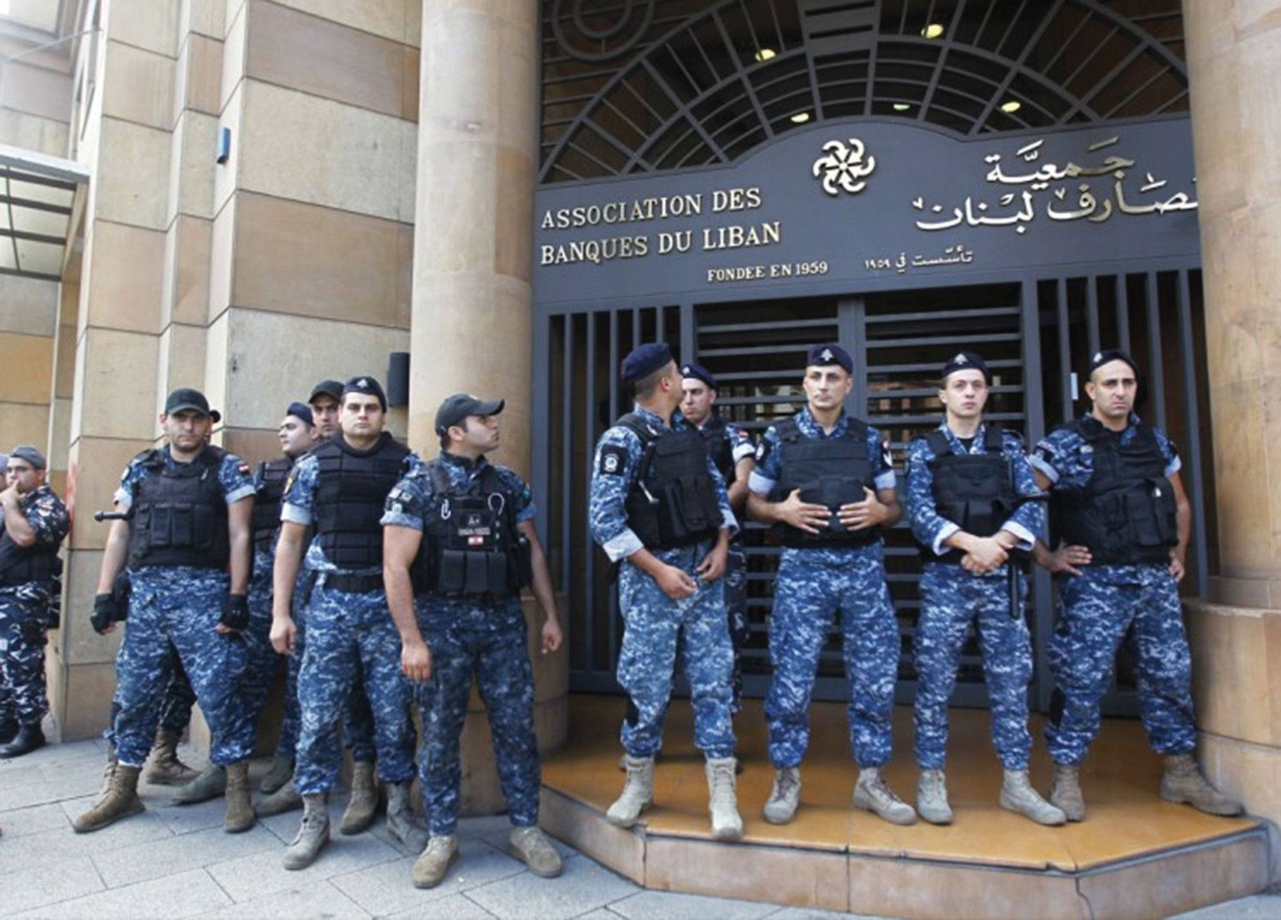 اسبوع مفصلي لخطوات احترازية : فك اضراب المصارف وتدابير لمنع انفلات الشارع
معلومات موثقة عند حزب الله استدعت تحذير نصرالله من تداعيات مخطط الفوضى
الجلسة التشريعية على كف النصاب... ولجنة الاخوة والصداقة البرلمانية الى دمشق اليوم