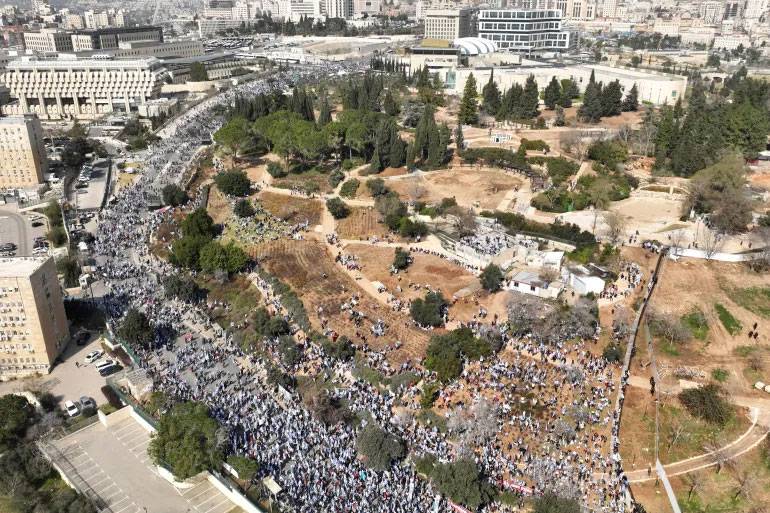 وسط احتجاجات ... «الكنيست» يُصوّت
على خطة نتنياهو للإصلاح القضائي