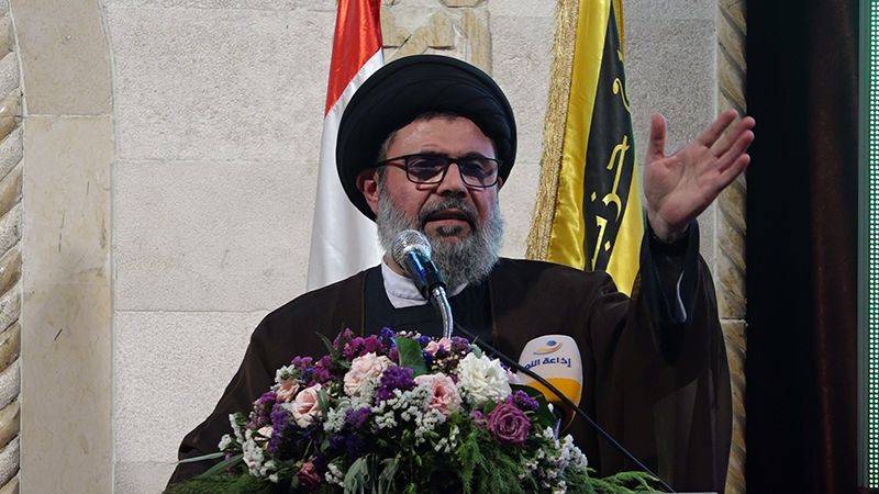 حزب الله: لا نقبل أن يسمي الخارج رئيس جمهوريّتنا
إلتقاء اللبنانيين على حلول هو الرهان الوحيد للإنقاذ