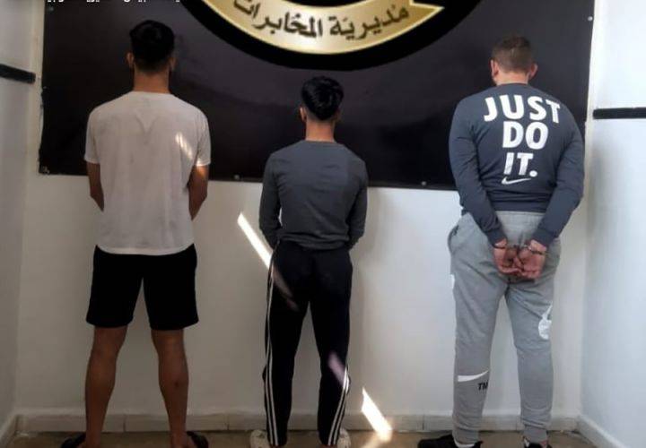 مخابرات الجيش توقف 3 مطلوبين في حي السلم