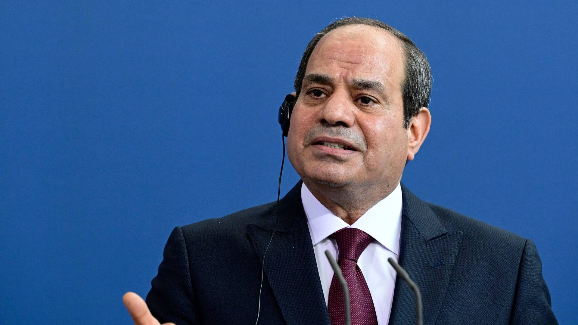 السيسي يكشف حقيقة بيع قناة السويس