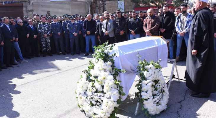 قوى الأمن وكفرنبرخ شيّعتا الشهيد حسام الدين:
تبقى أنت وأمثالك لزملائك شُعلة وقادة يهتدون بها