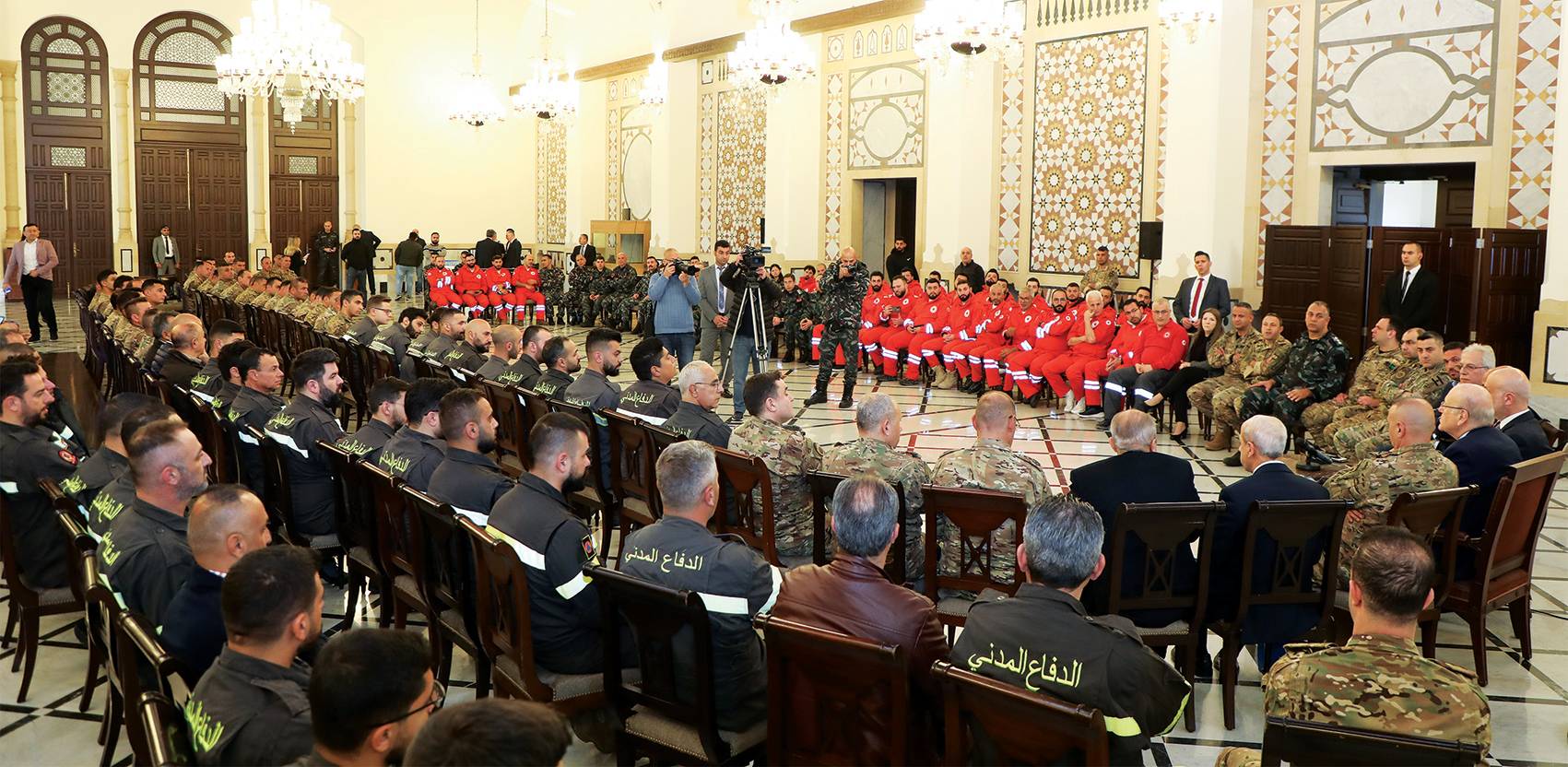 إنسداد رئاسي داخلي... وتسريبة «ملغومة» لتخويف المسيحيين
الفريق العوني يـُكمل حملته على المصارف... وميقاتي يتدخّل