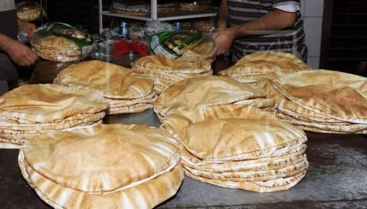 تراجع الدولار سيخفض سعر ربطة الخبز غداً