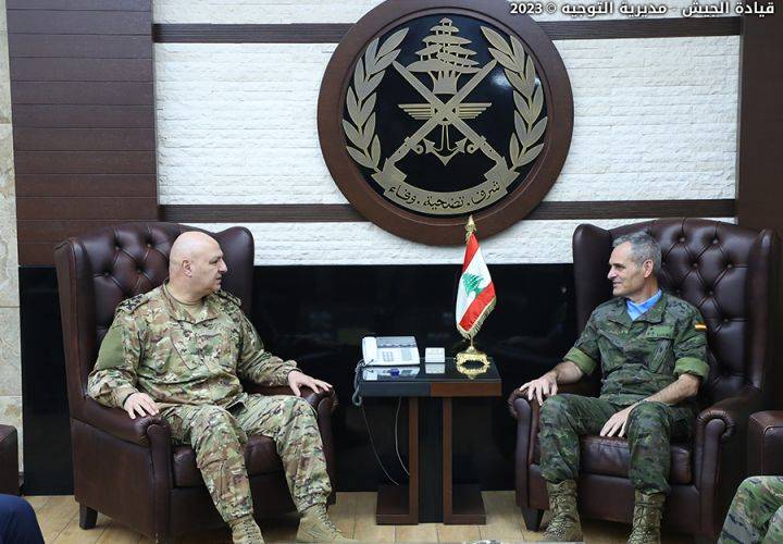 قائد الجيش استقبل بوشكيان ولازارو
وهبة من "رابطة الملحقين العسكريين"
