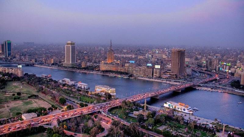 النشاط غير النفطي في مصر يواصل انكماشه