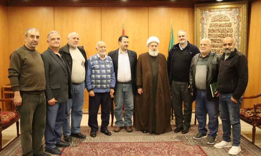 وفد من "حراك متقاعدي قوى الأمن"
سلّم الراعي والخطيب مذكرة بالمطالب