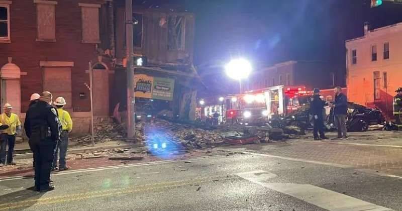 مطاردة سيارة مسروقة تنتهي بقتيل و5 جرحى ومبنى منهار