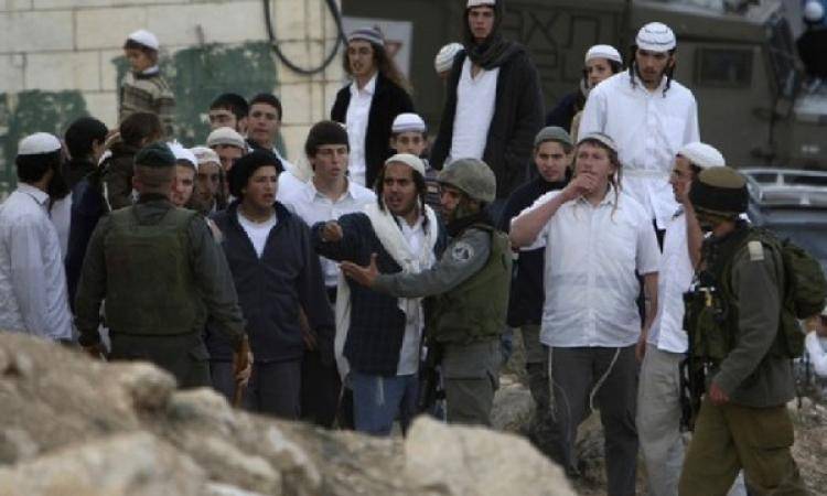 مستوطنون يهاجمون منازل الفلسطينيين في بورين جنوب نابلس