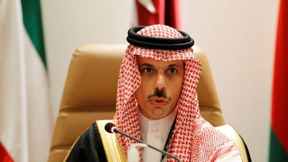 كيف علّق وزير الخارجية السعودي على أخبار التباعد مع الامارات؟