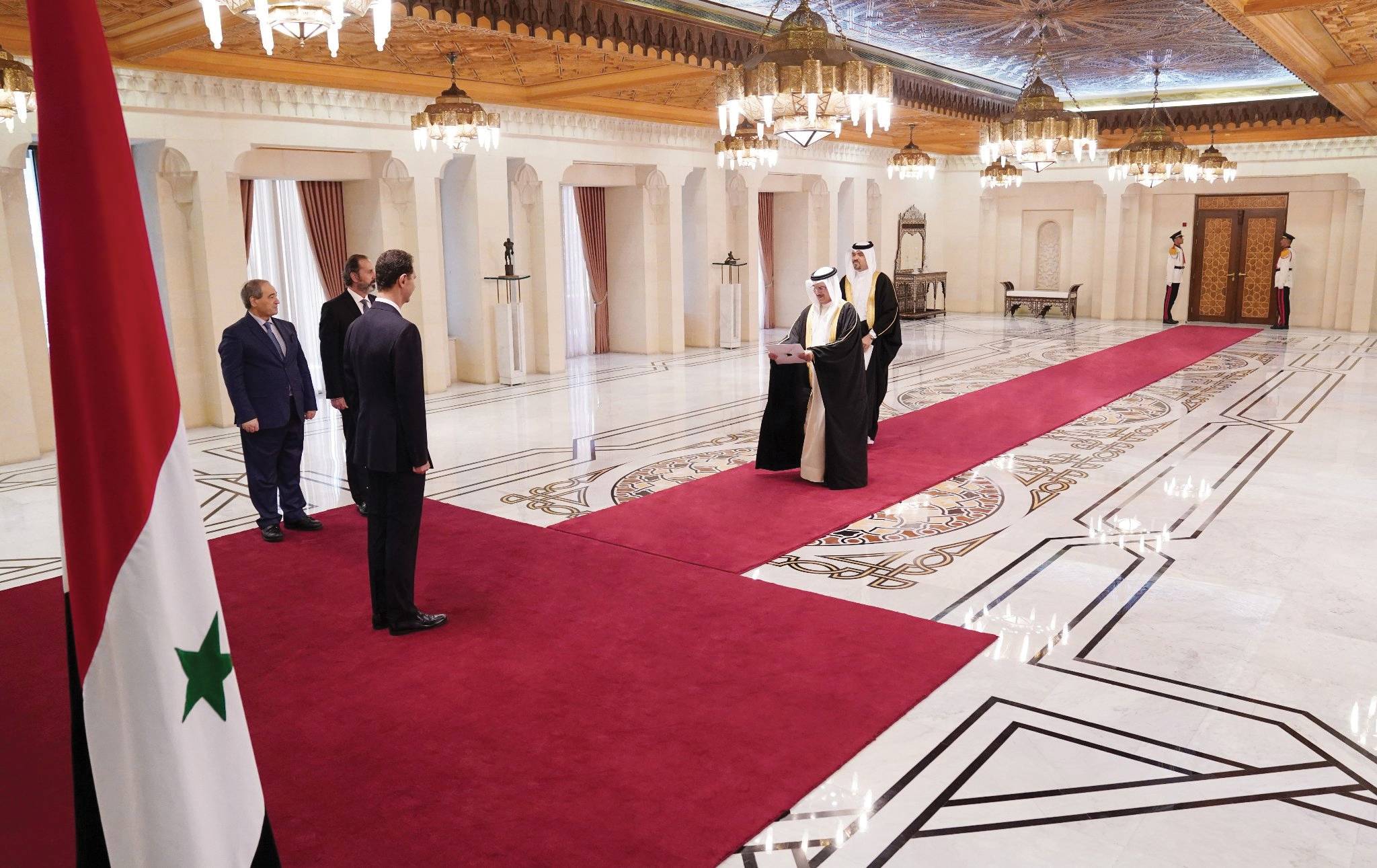 برقية من الأسد الى ملك البحرين... رئيس الاركان الاميركي في سوريا فجاة