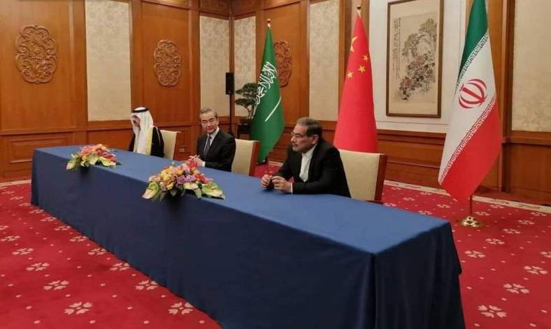أول تعليق للحوثيين على استئناف العلاقات السعودية الإيرانية