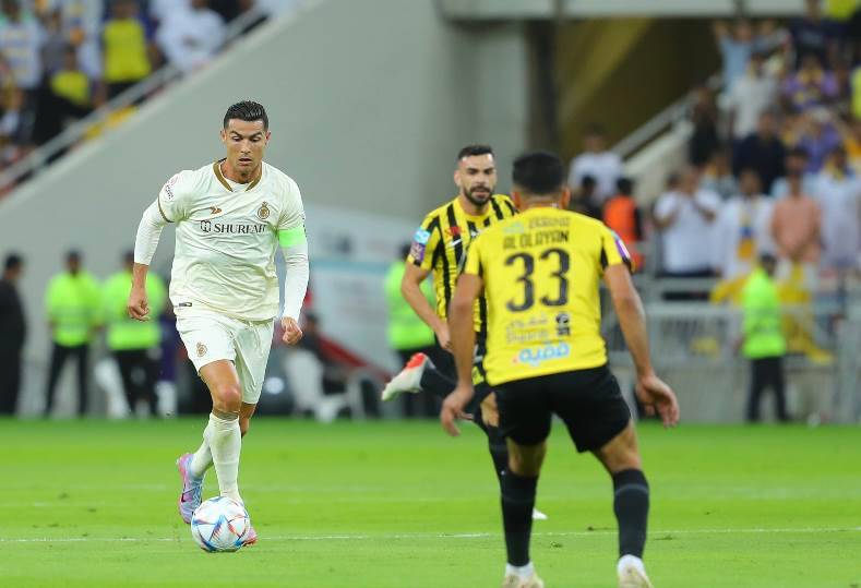 بالفيديو- رونالدو يخرج غاضباً بعد خسارة النصر أمام الاتحاد