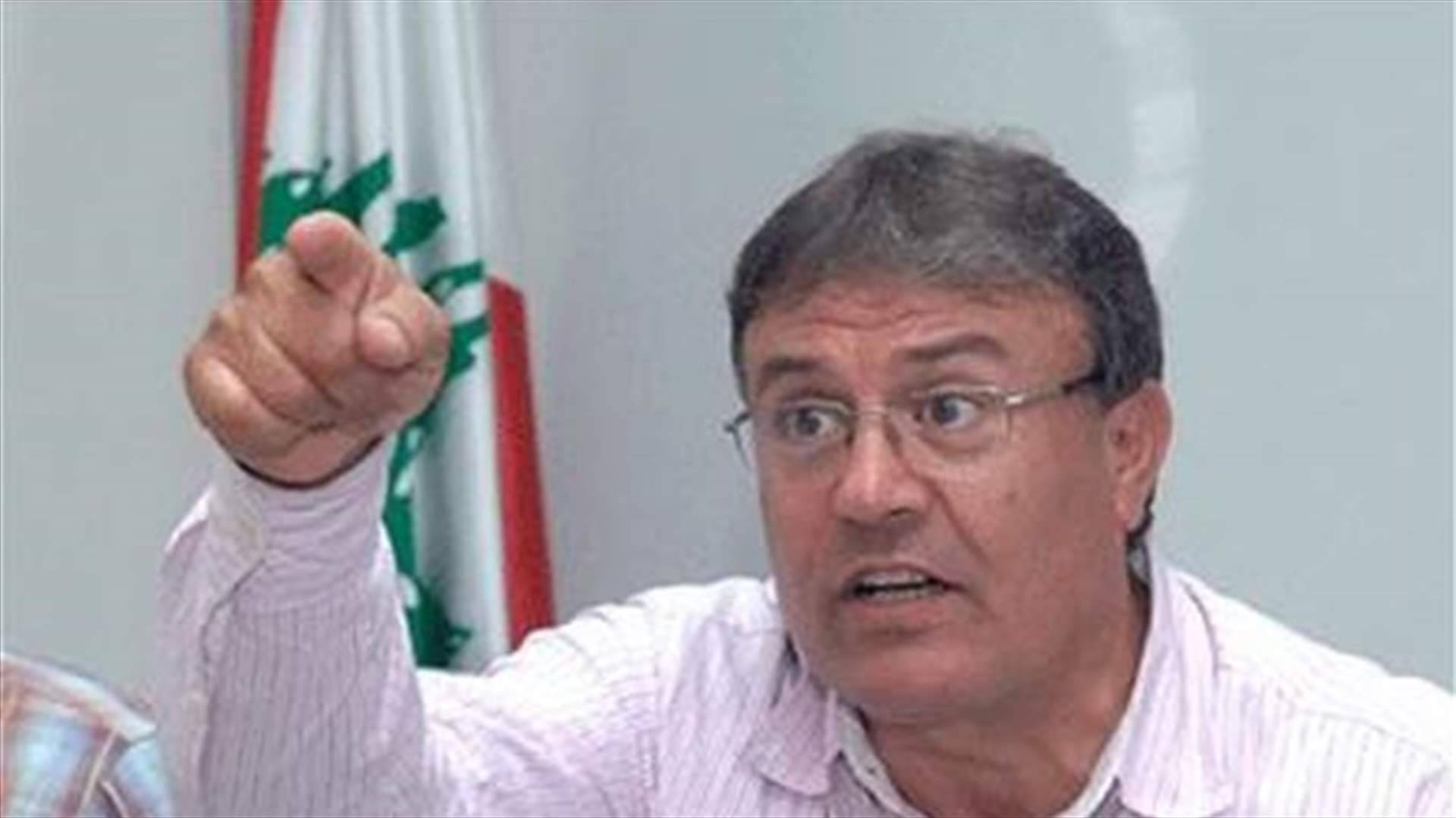 نقيب المعلمين حذّر
من العودة الى الإضراب الثلاثاء