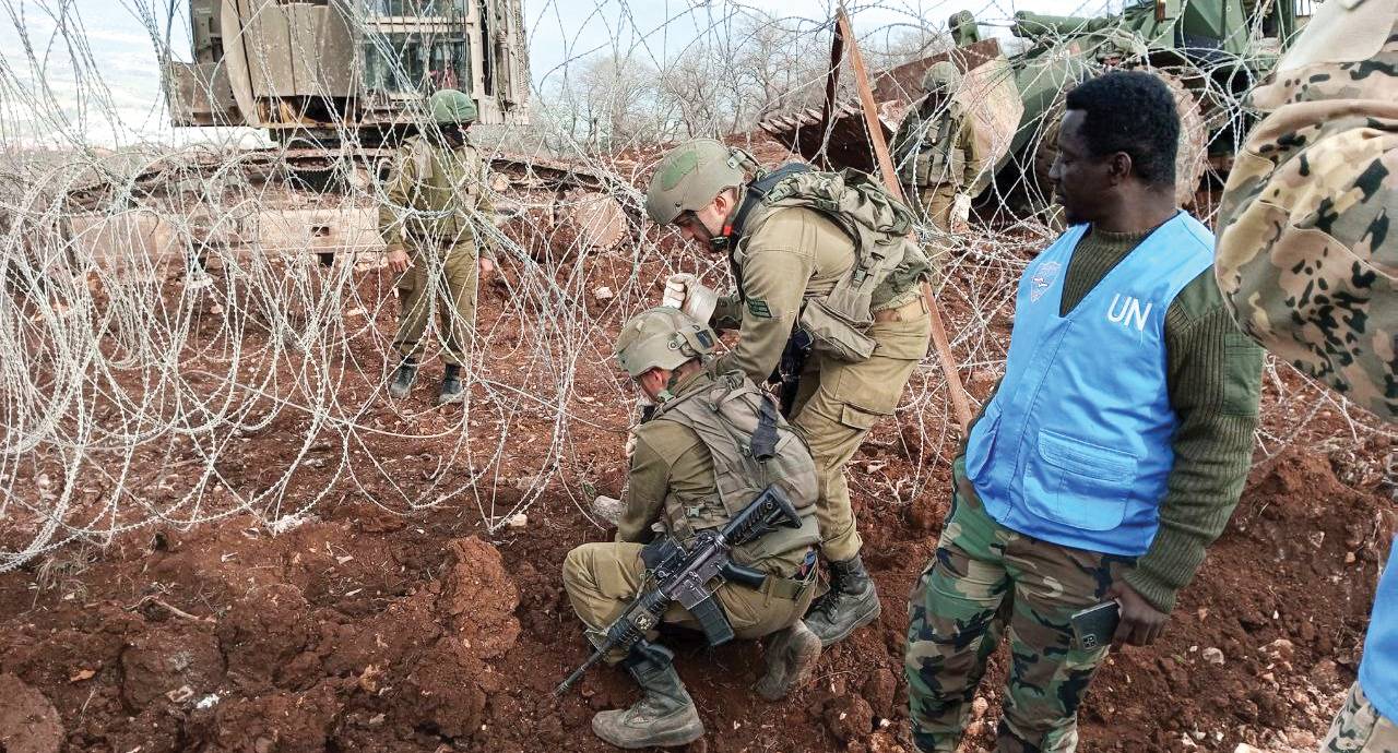 دعم فرنجية رسمياً من قبل الثنائي أطلق التحديّ بين فريقيّ النزاع... من سيُؤمّن النصاب؟
8 أسماء رئاسيّة للغربلة في جعبة المطران بو نجم بعد جولة ثانية على الأقطاب المسيحيين
مصادر «القوات» لـ«الديار»: فريق الممانعة لن يستطيع تأمين الأصوات المطلوبة لمرشحه