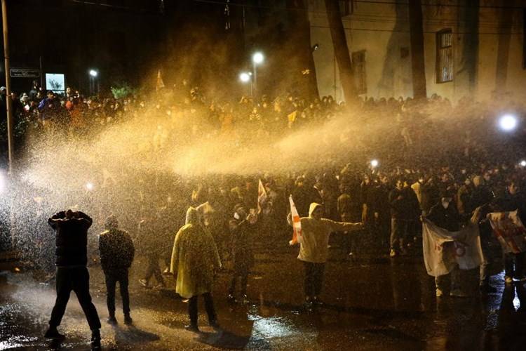 المعارضة الجورجية تجدد الدعوة إلى التظاهر