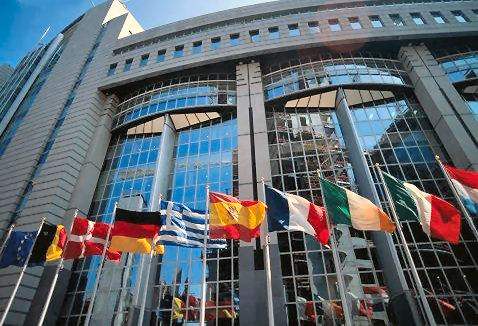 تراجع عجز الميزانية لمنطقة اليورو إلى 3.7%
