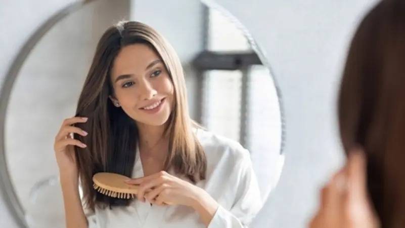 7 طرق طبيعية فعالة لعلاج تساقط الشعر
