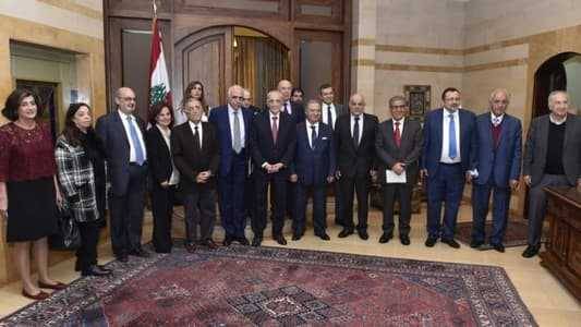 التقى مجلسَيْ نقابة المحرّرين والصحافة والبخاري
بري: الحلّ السياسي يبدأ برئاسة الجمهوريّة
وفرنجية مدّ يده للجميع وصالح كلّ الناس