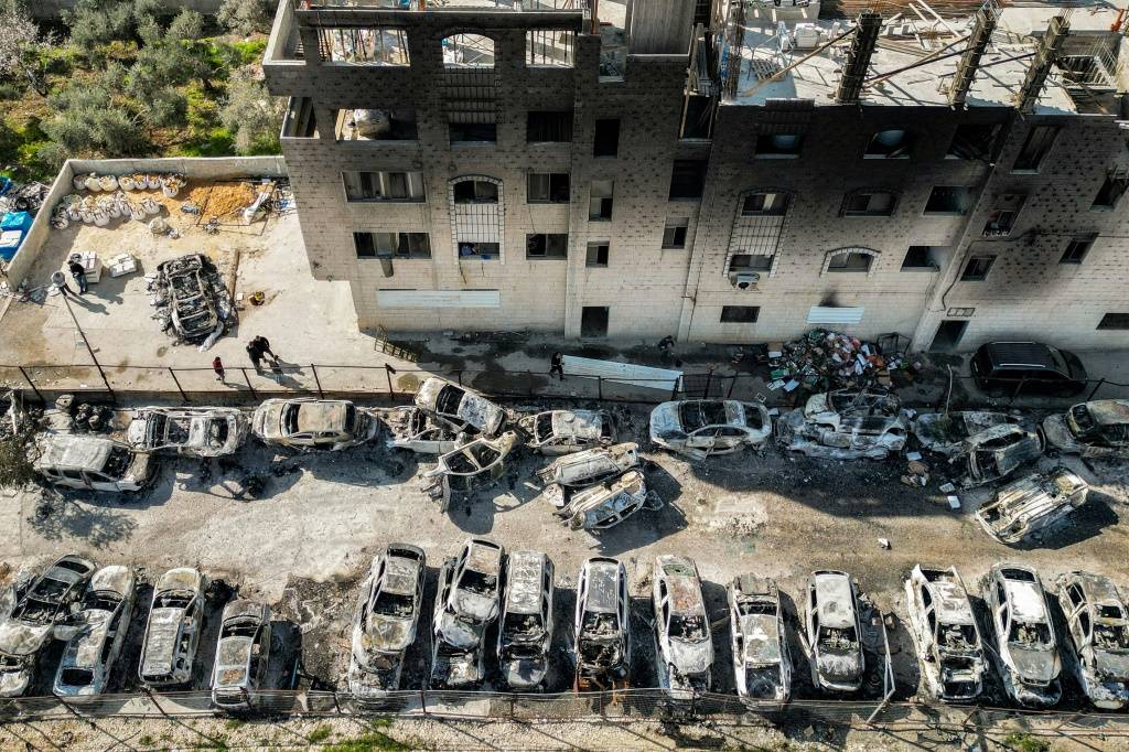 الإمارات تقدّم ثلاثة ملايين دولار لإعادة اعمار بلدة حوارة الفلسطينية